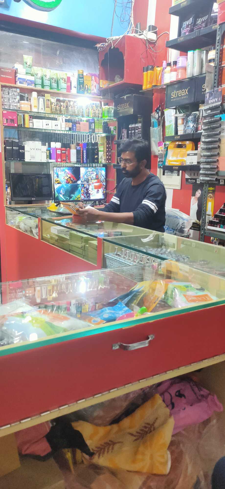Lal Saheb Cosmetic Store
